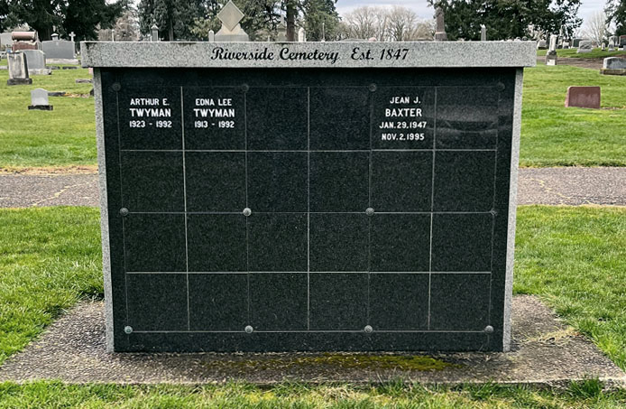 Albany Riverside Cemetery Rememberance Walls